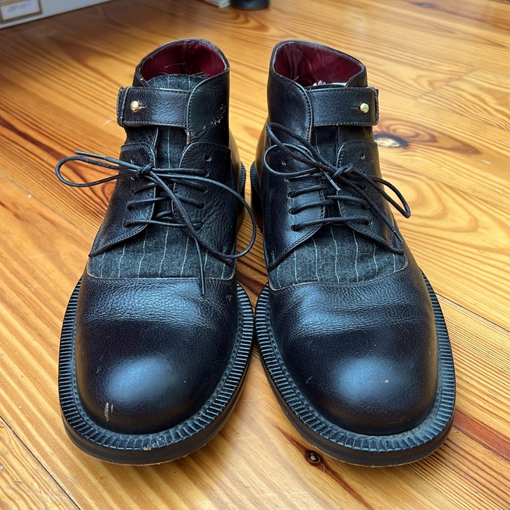 Kashura lace-up men’s boots with pinstripe detail